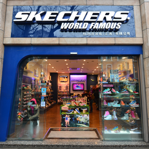 唯品会上面买的衣服用的华中江西品骏快递迟迟