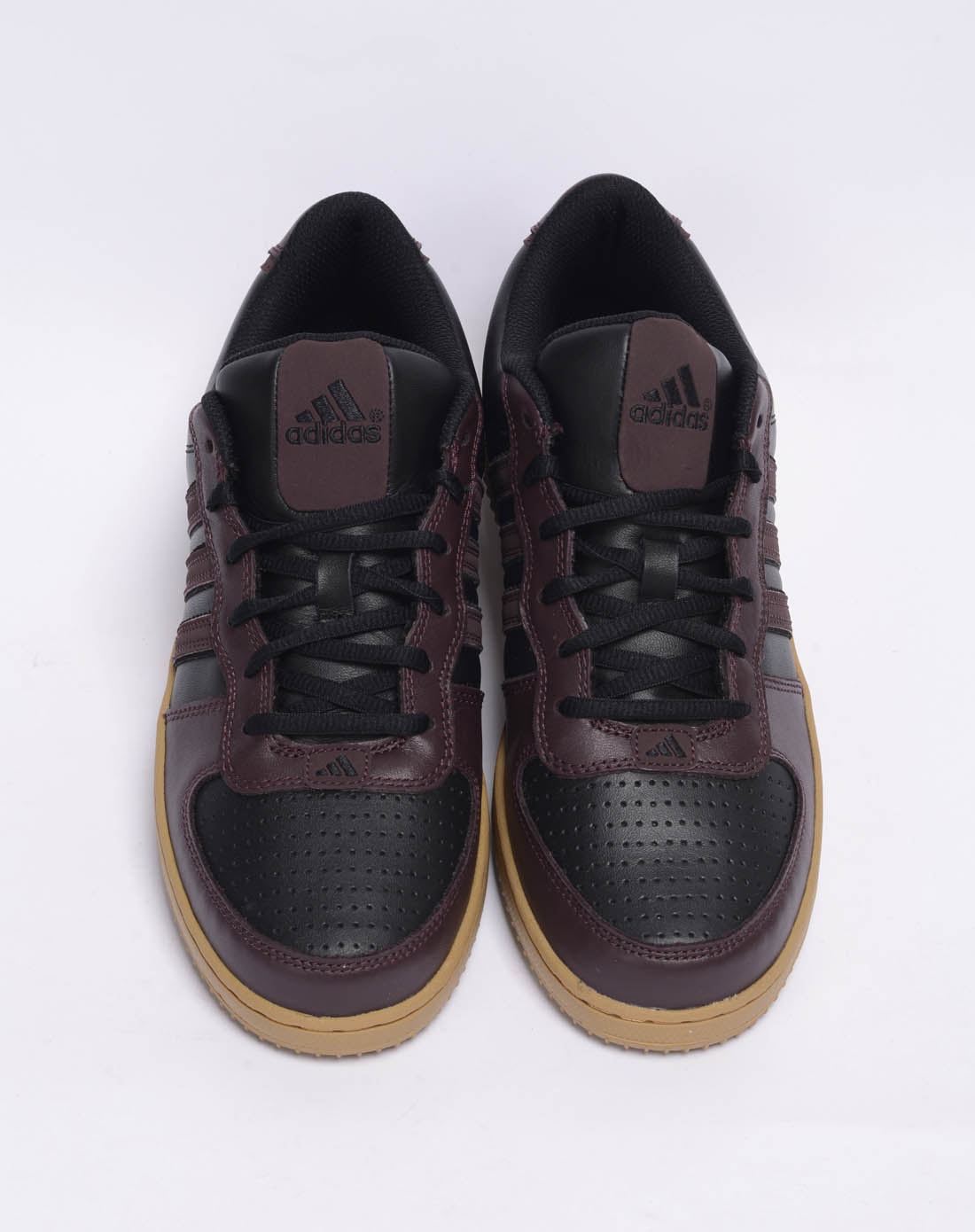 阿迪达斯adidas男子黑\/红棕色篮球鞋G67216