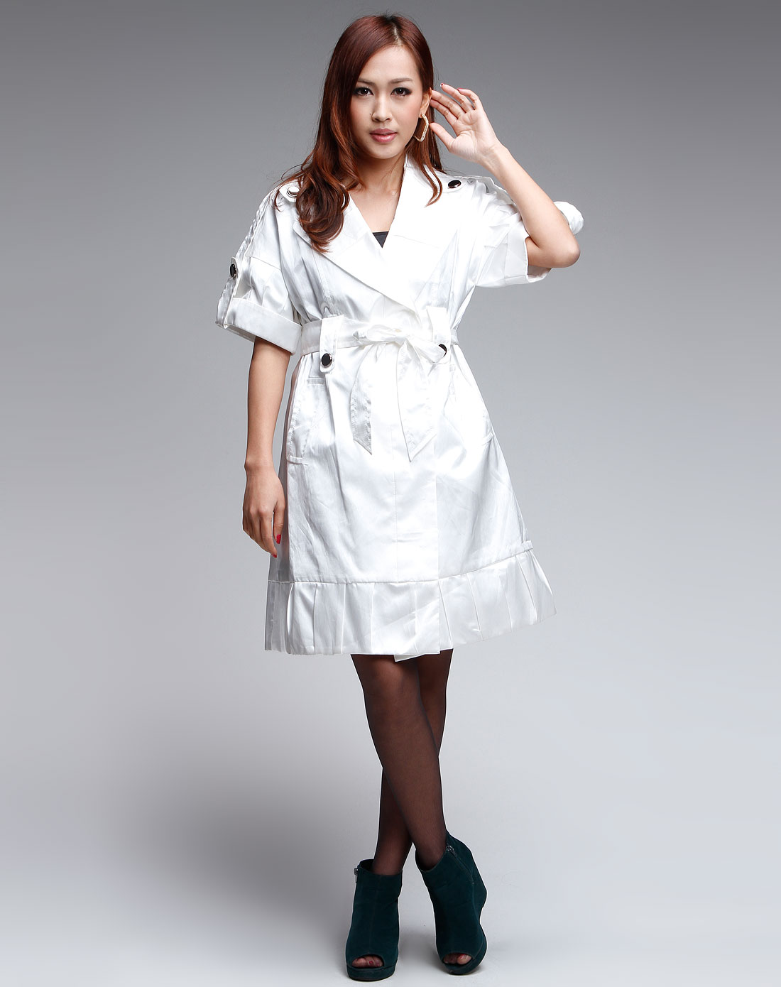 白色休闲风衣怎么配衣服、裤子\/裙子、鞋子?_品牌服饰_奇飞知识网