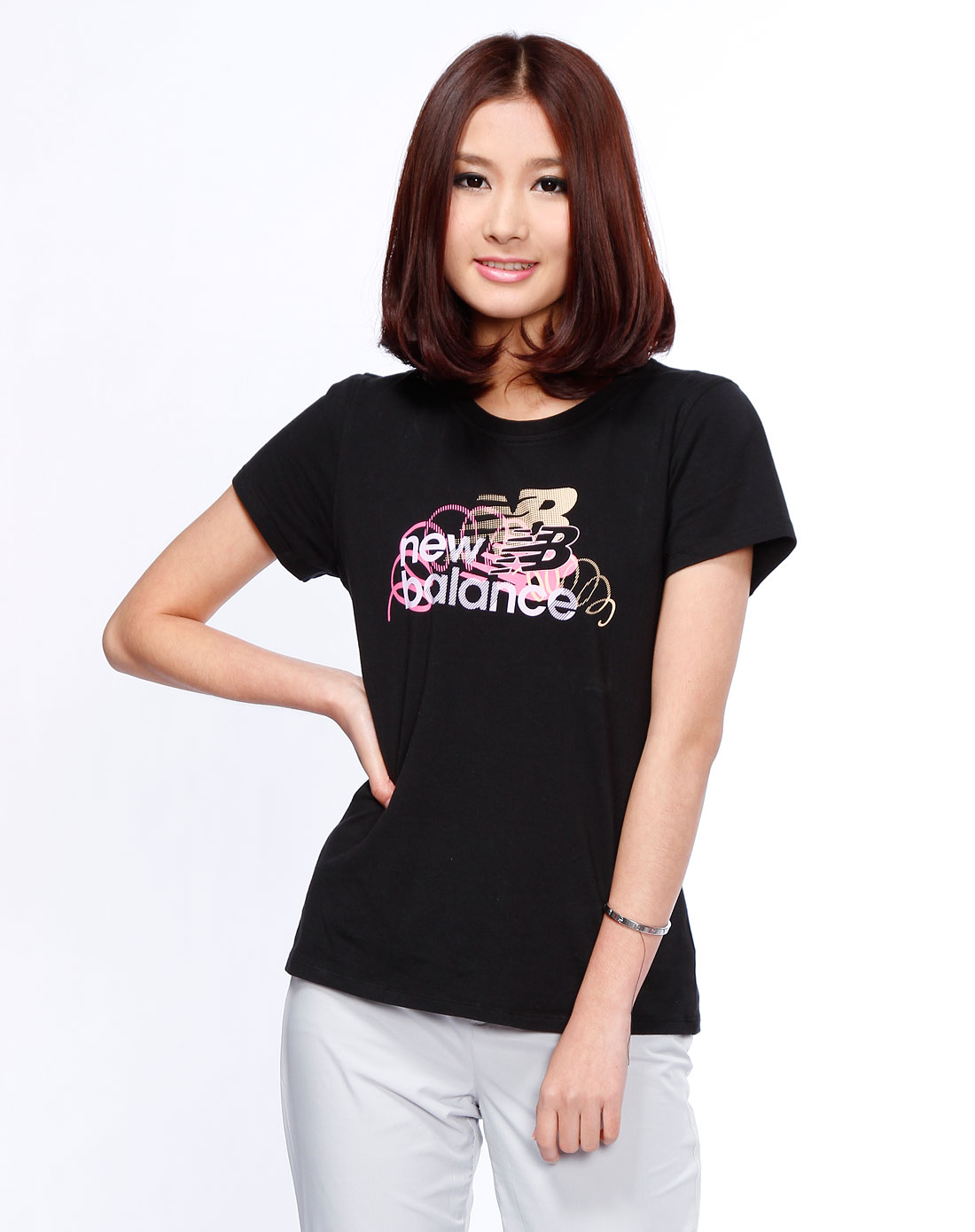 balance女款黑色印图短袖t恤awlt0122001
