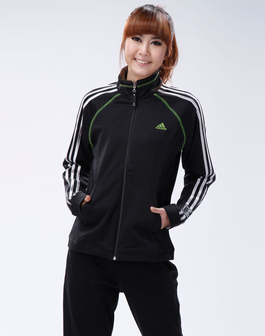 <em>阿迪达斯adidas女款黑色</em>针织长袖<em>外套</em>096671