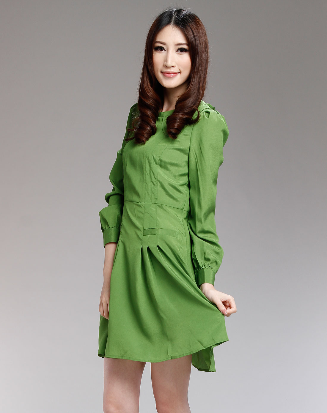 绿色时尚长袖连衣裙