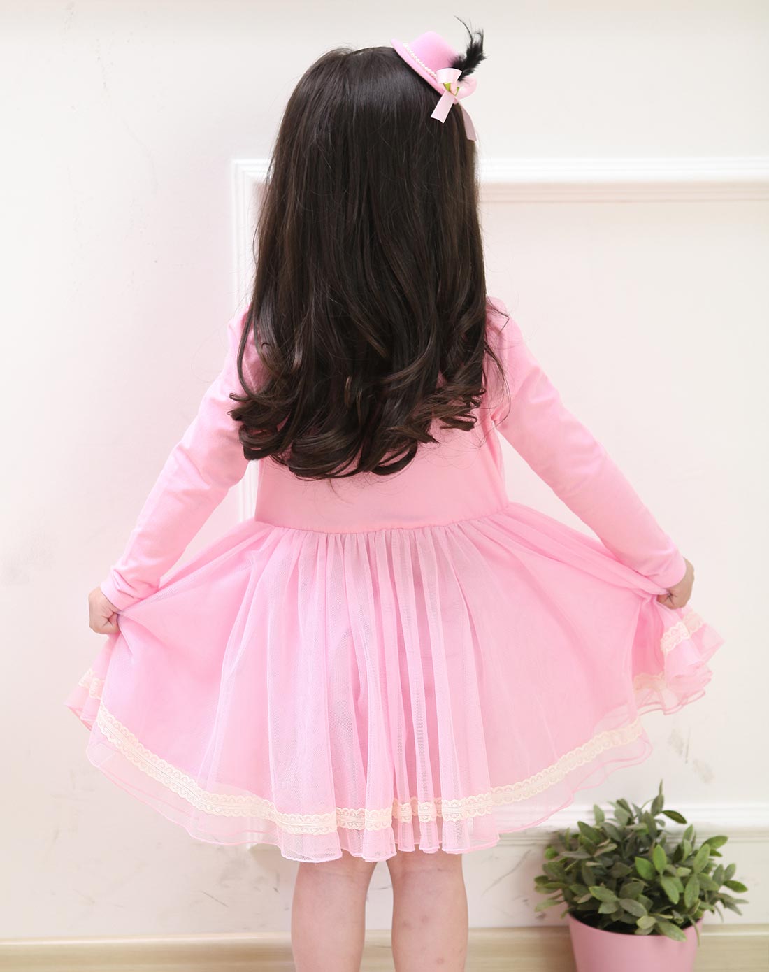 女童粉红连衣裙