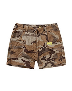 土黄色迷彩裤配什么衣服好看?