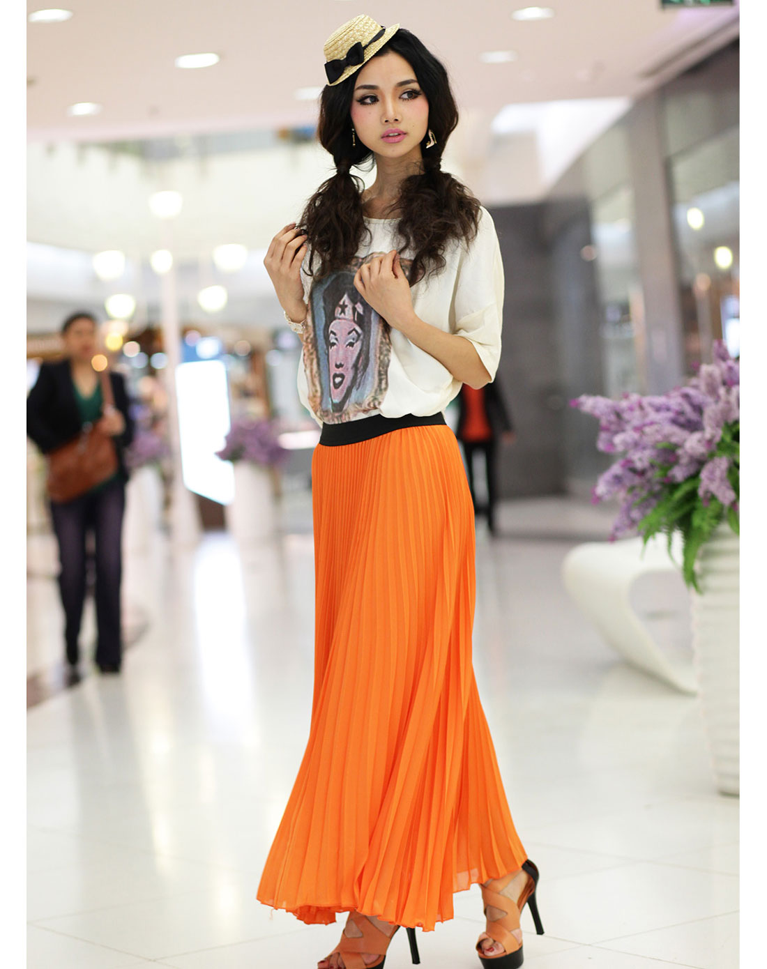 橘色褶皱时尚长裙