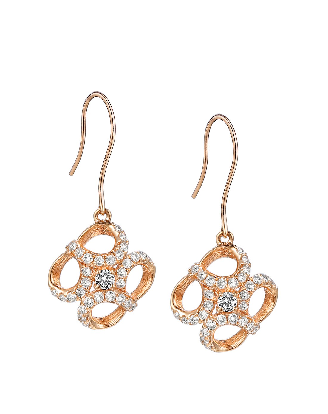 伟德bv1946官网女子街头摆摊买装饰品一个大妈出8万全部买下7天后大妈懵了