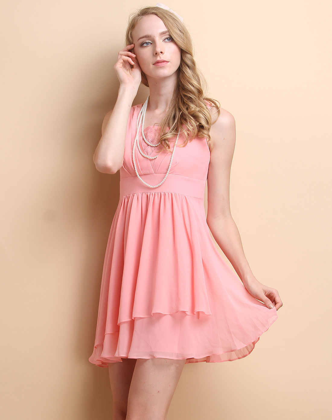 粉红色时尚拼接蕾丝无袖连衣裙