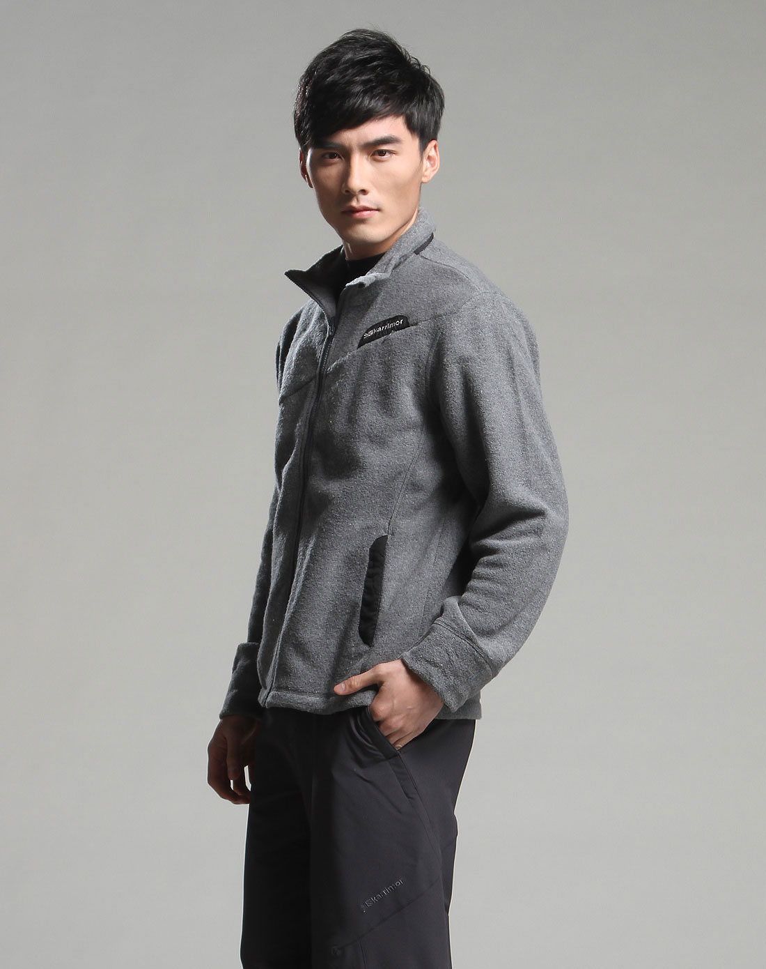 男韩版潮流烟灰色夹克精神小伙价格质量 哪个牌子比较