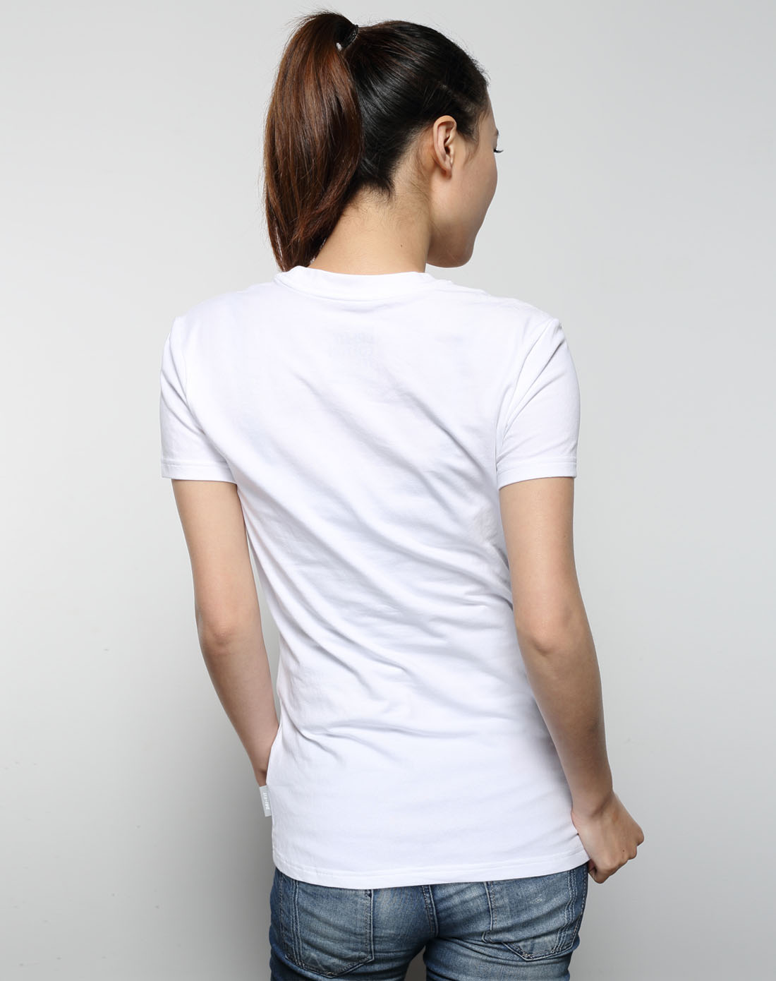 耐克NIKE女子白色短袖T恤456481-100