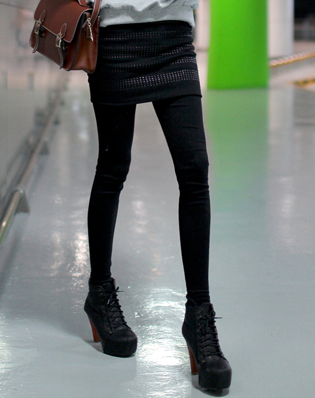 黑色打底裤外穿薄款铅选什么牌子好 同款好推荐