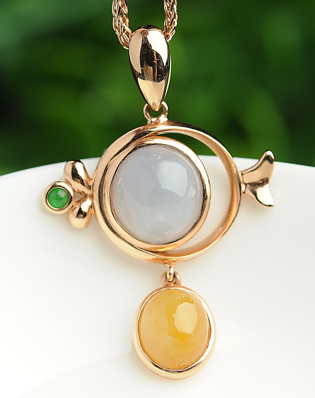 器专场18K镶天然翡翠糯种小鱼吊坠(附证书)KJ0088