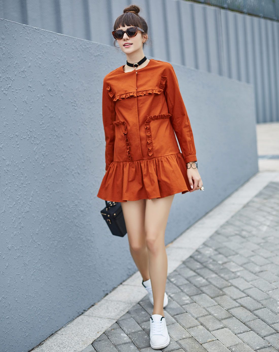 UGOCCAM花边碎褶摆连衣裙卡其BDL001349