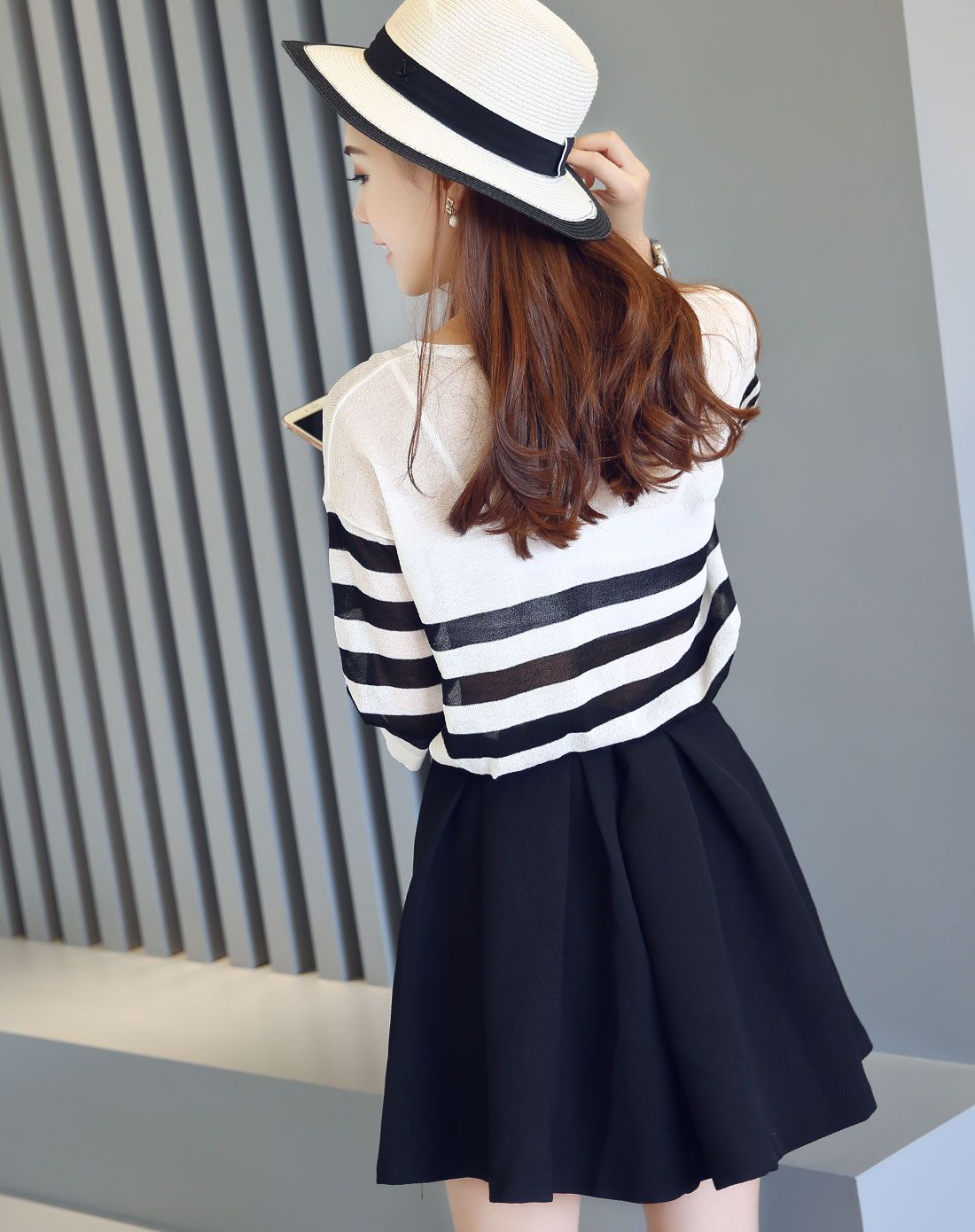 YZC女款条纹中袖宽松针织衫白色7S24303-60