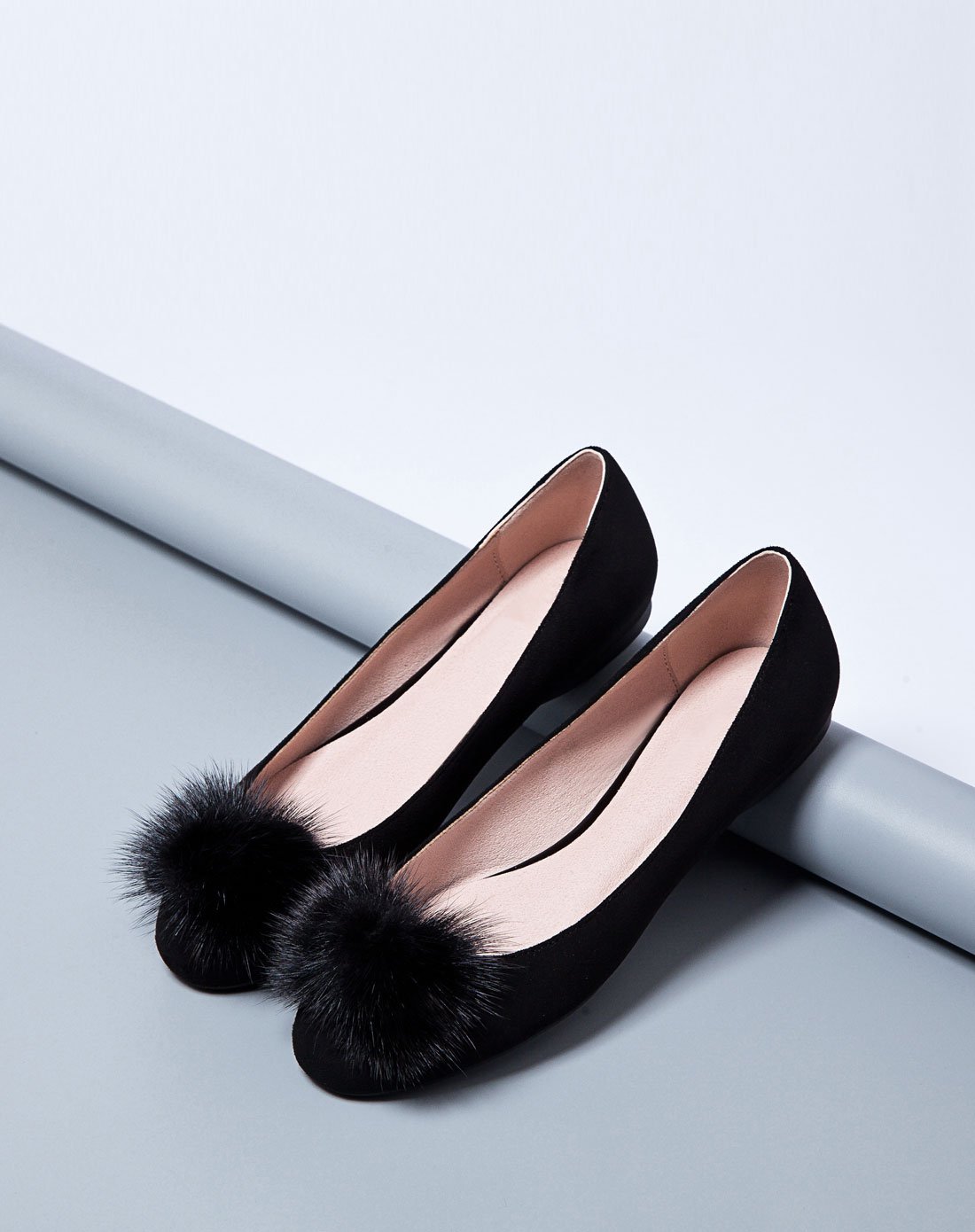 非谜FallinMiss新款纯色浅口圆头毛球平底百搭