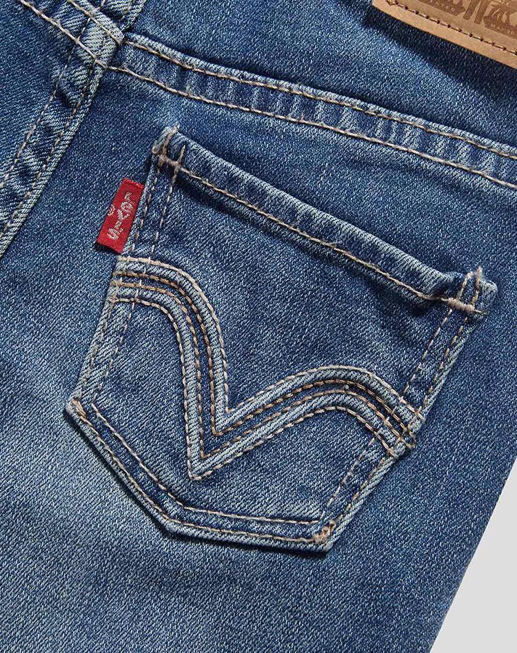 s 商品名称: levis 女童修身牛仔裤 产地: 中国 材质: 面布:92%棉 6%