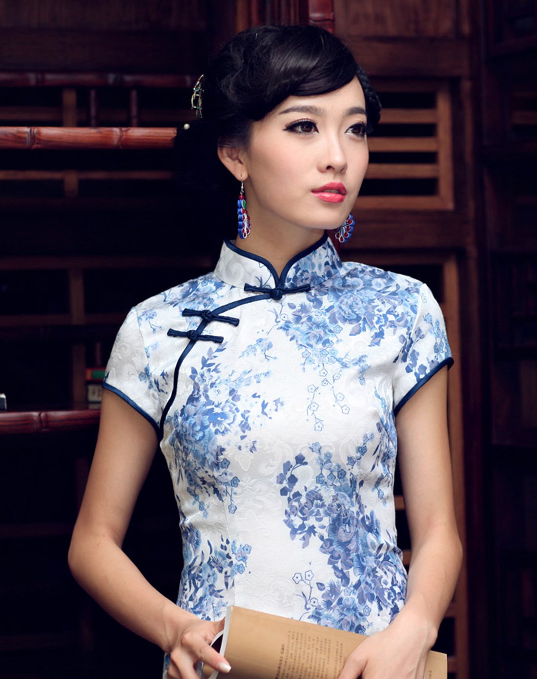 中国风青花瓷年轻短旗袍改良短袖旗袍连衣裙修身女