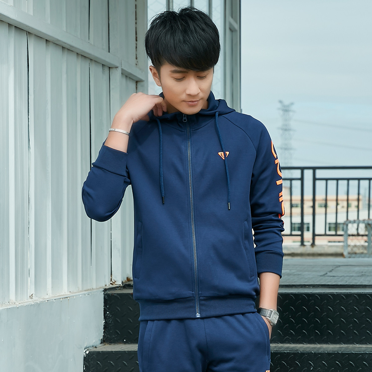 春季新品男士运动外套休闲百搭男式运动服上衣外套连帽卫衣开衫