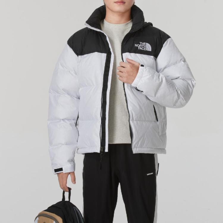 The North Face 冬季款立领男装上衣长袖可收纳帽子保暖休闲羽绒服尺码偏大 In White