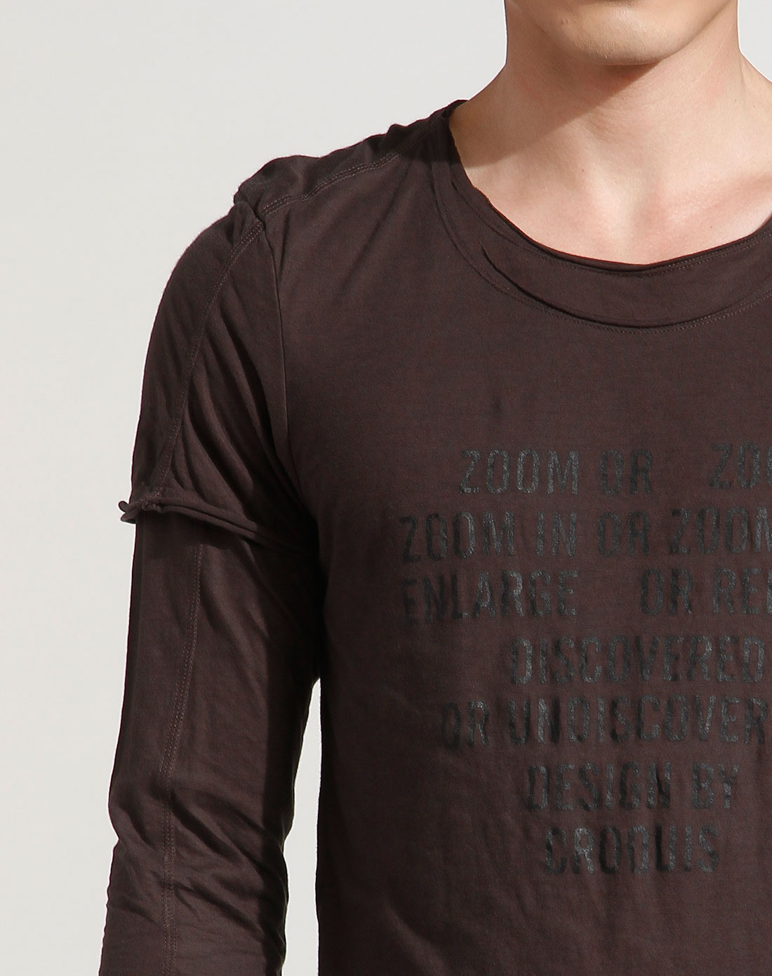 黑咖啡色斯文印图假两件长袖t恤