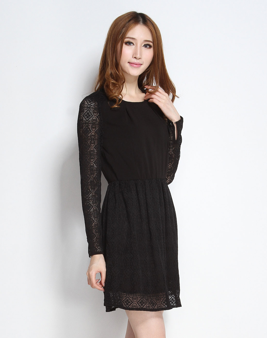 黑色镂空蕾丝长袖连衣裙