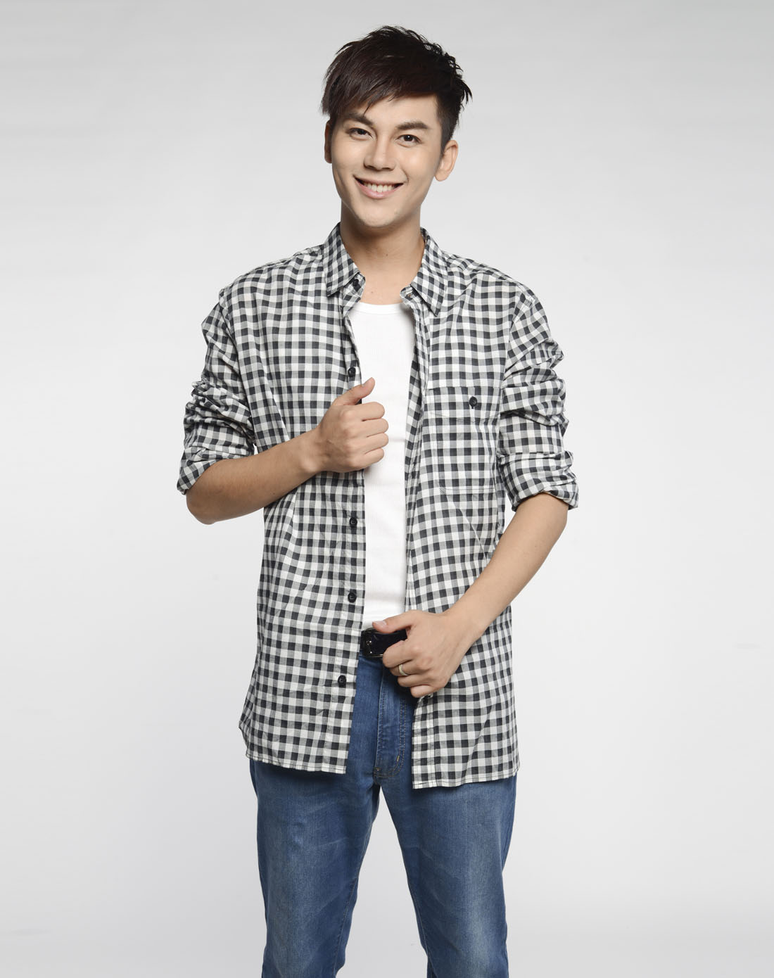男子黑白格子长袖衬衫