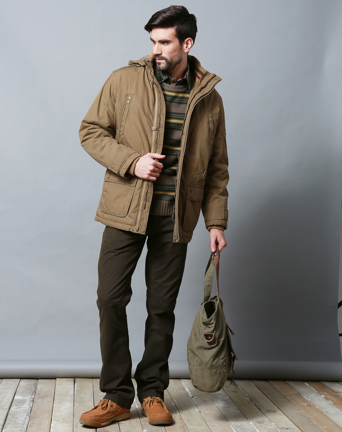 男款深卡其色时尚连帽长袖棉衣