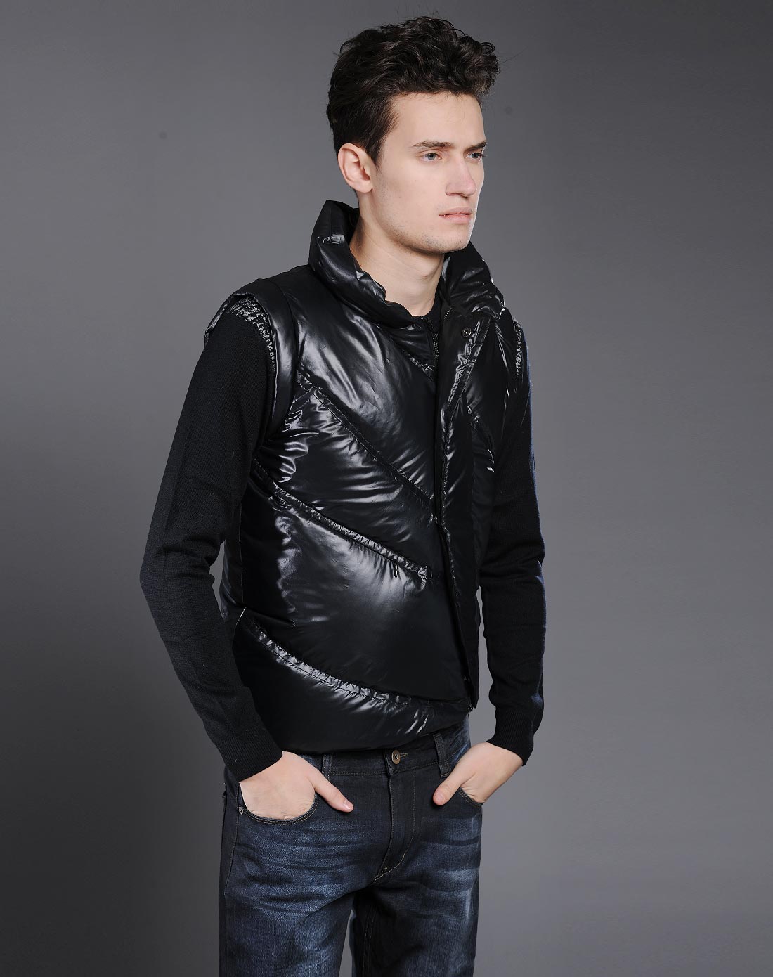 利郎 酷感霸气黑色羽绒马甲