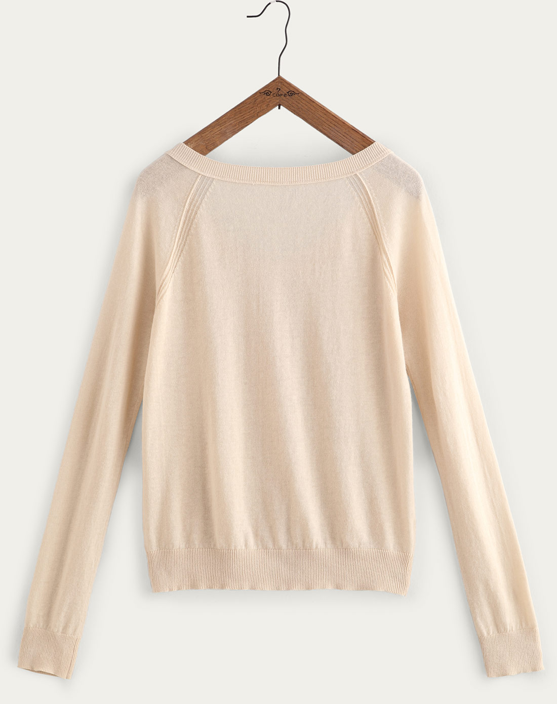 米白色简约时尚长袖针织外套