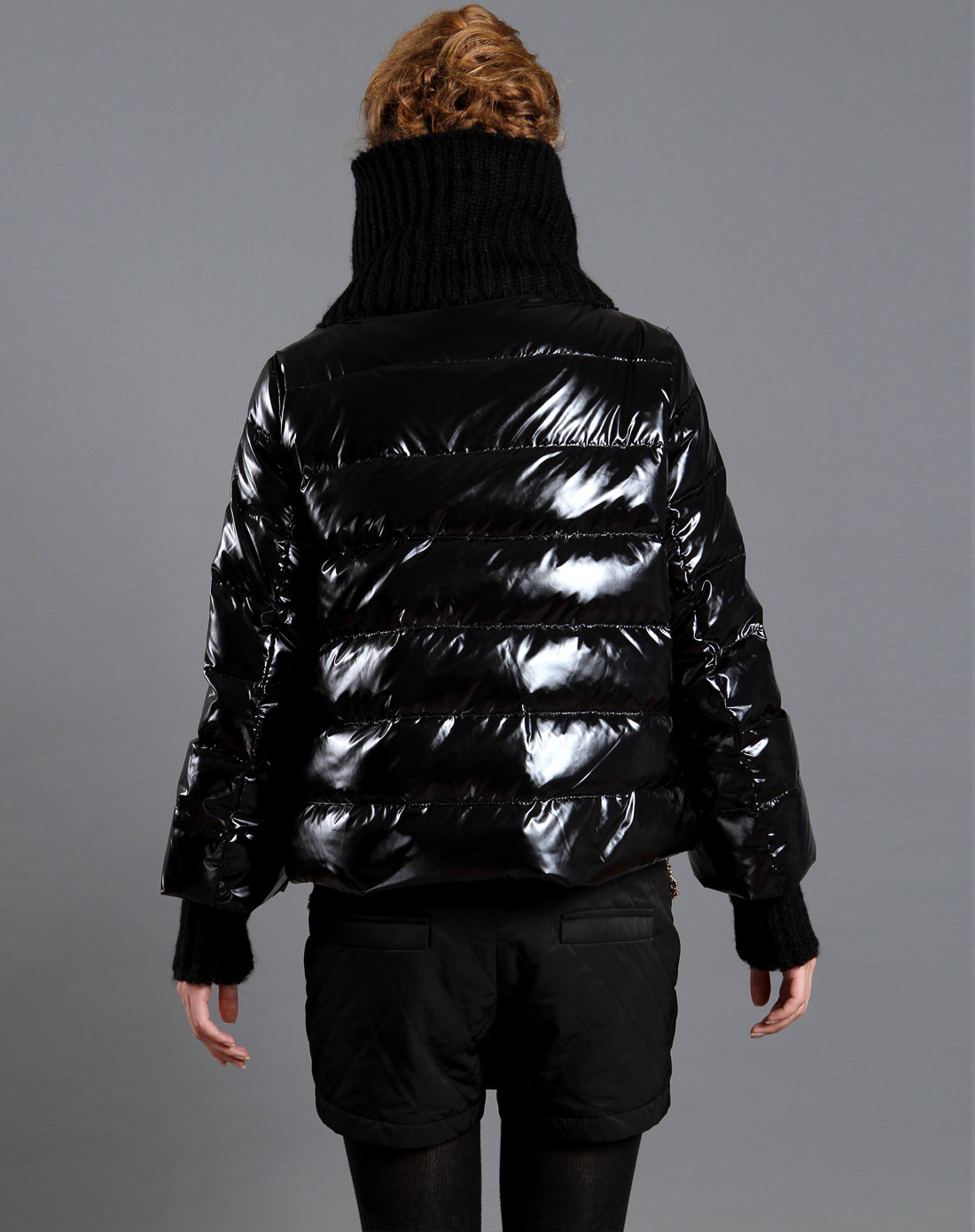 珊瑚黑粗毛线拼接短款羽绒服