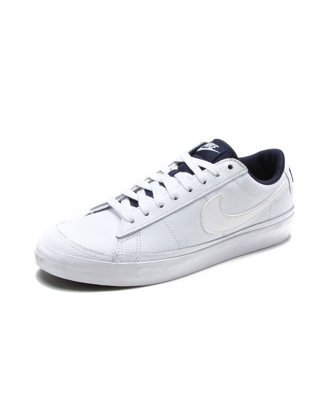 男款白色运动鞋