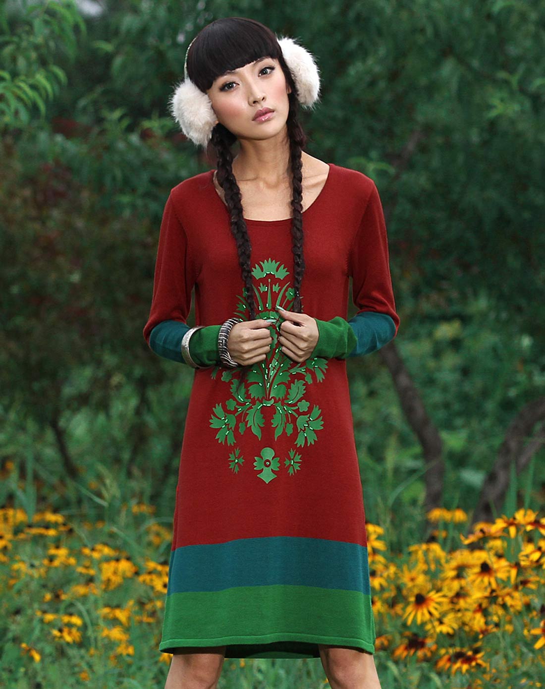 红绿撞色印花毛织连衣裙