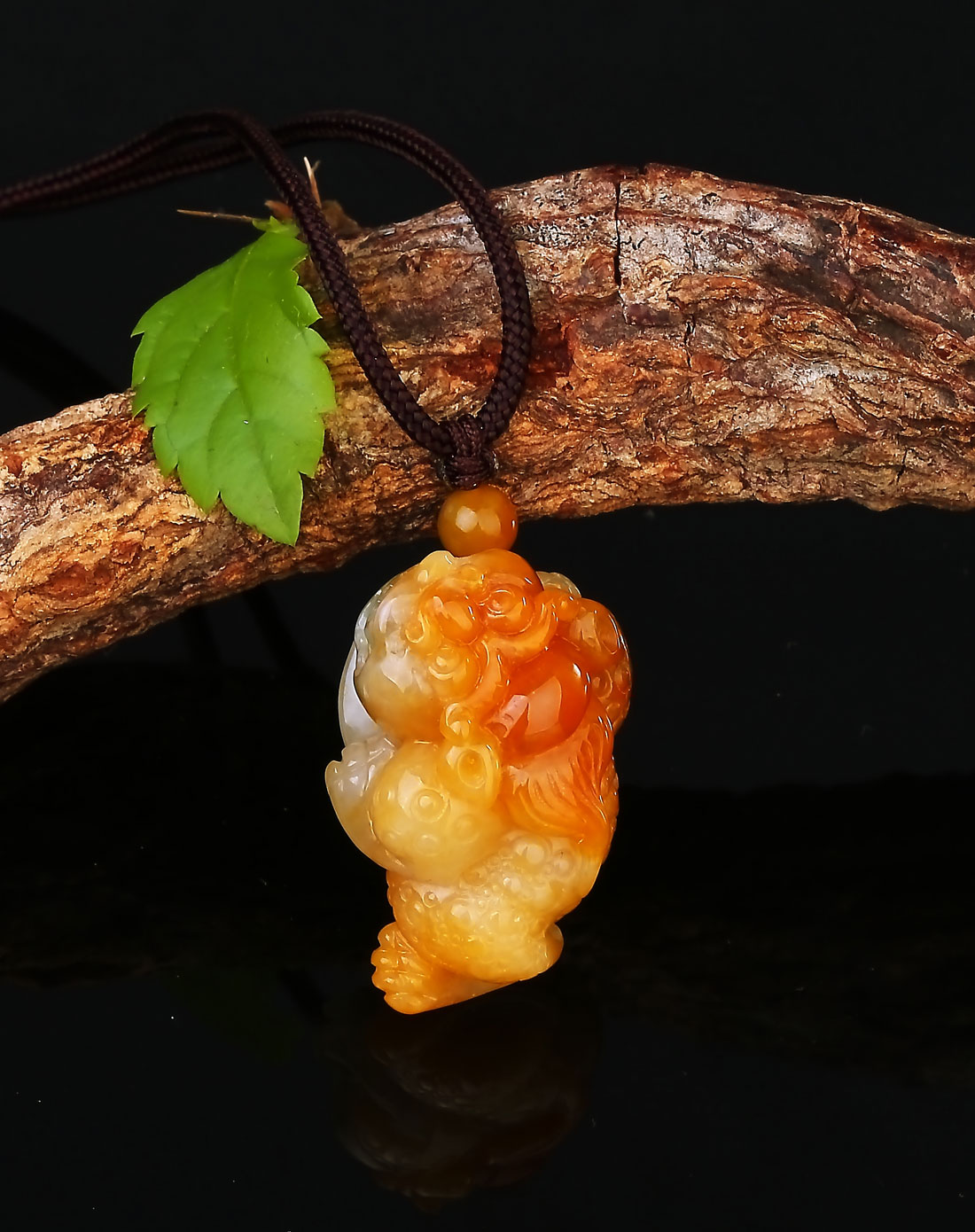 > 黄翡三脚金蟾挂件