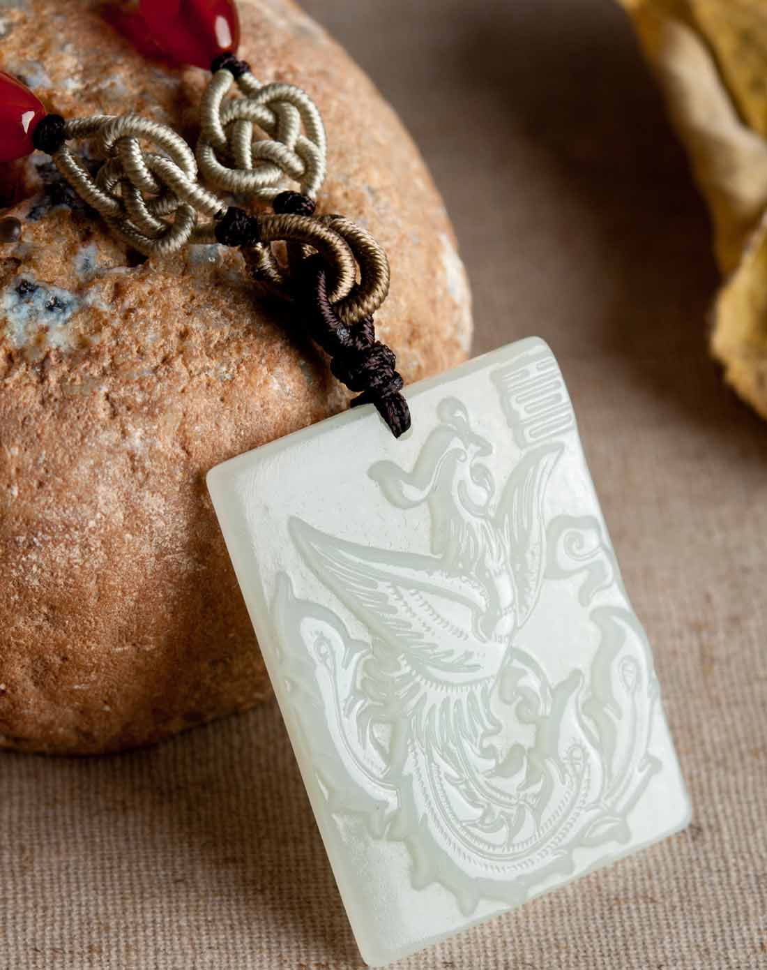 和田玉凤牌项链