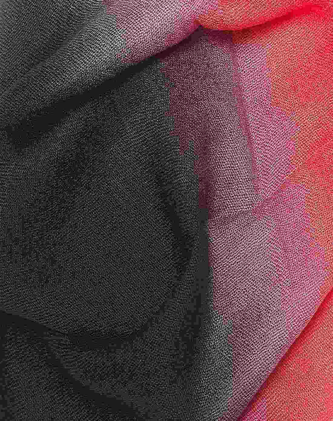 女式红黑简约羊毛渐变披肩