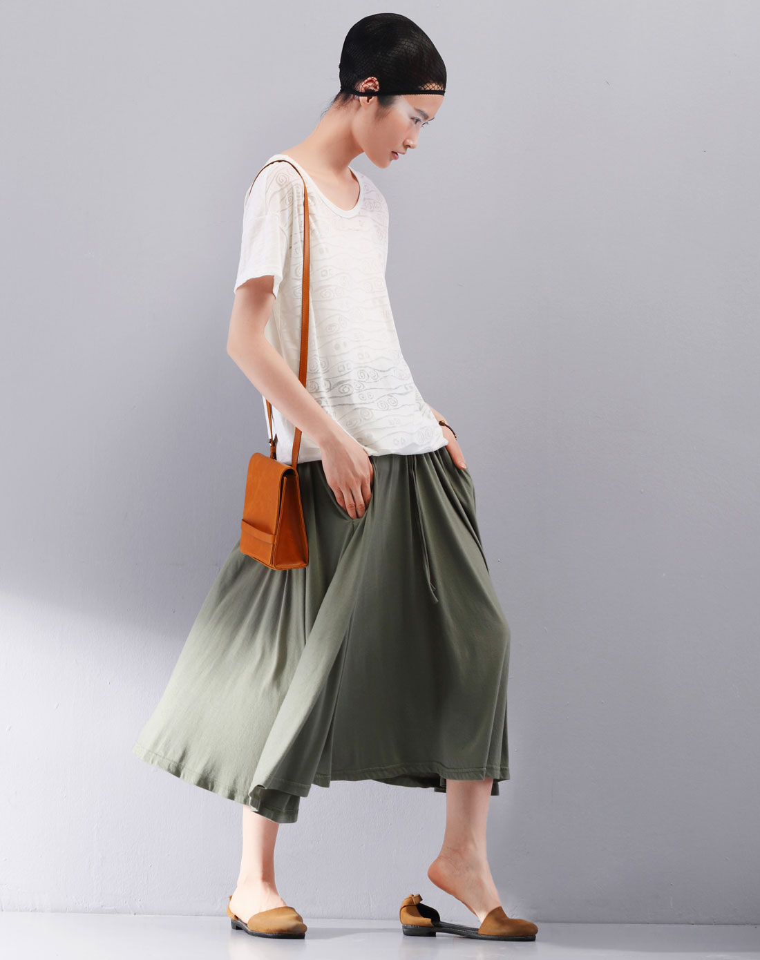 初语女装专场-军绿啡色松紧腰大摆休闲中裙