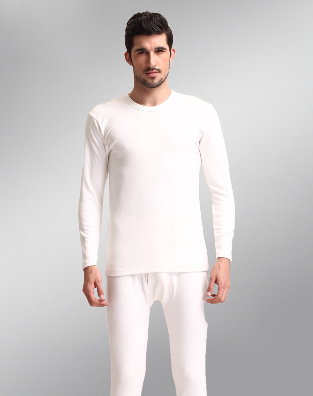 奶白色圆领舒适长袖保暖内衣套装