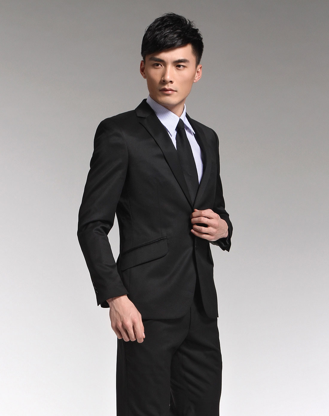 男款黑色帅气简洁长袖西装
