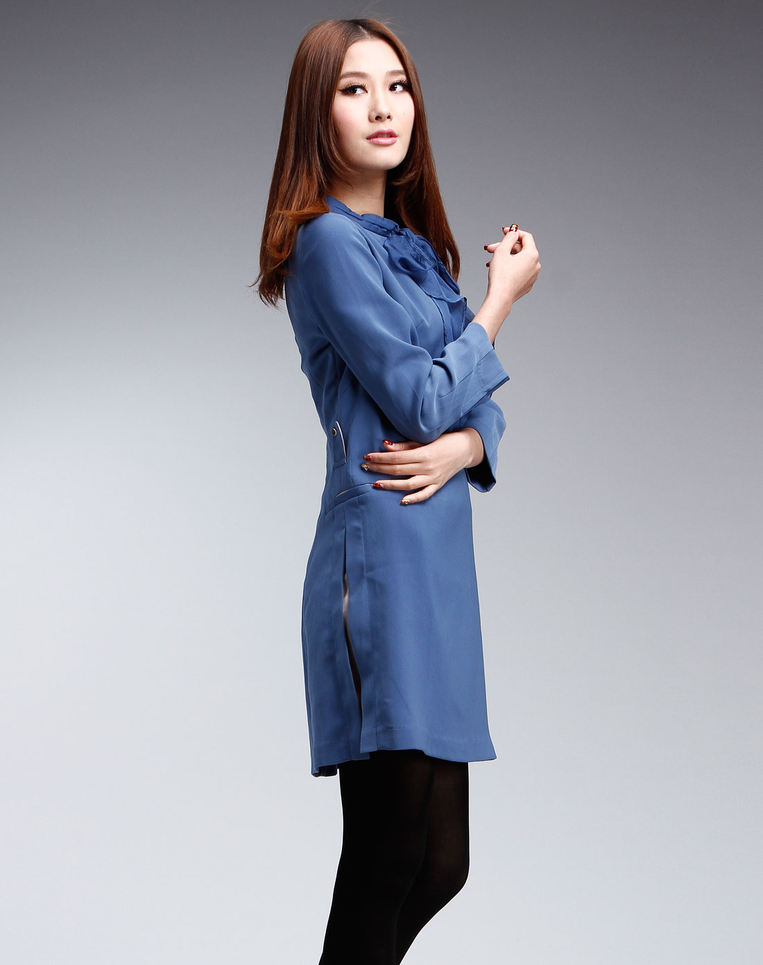 湖蓝色时尚长袖连衣裙