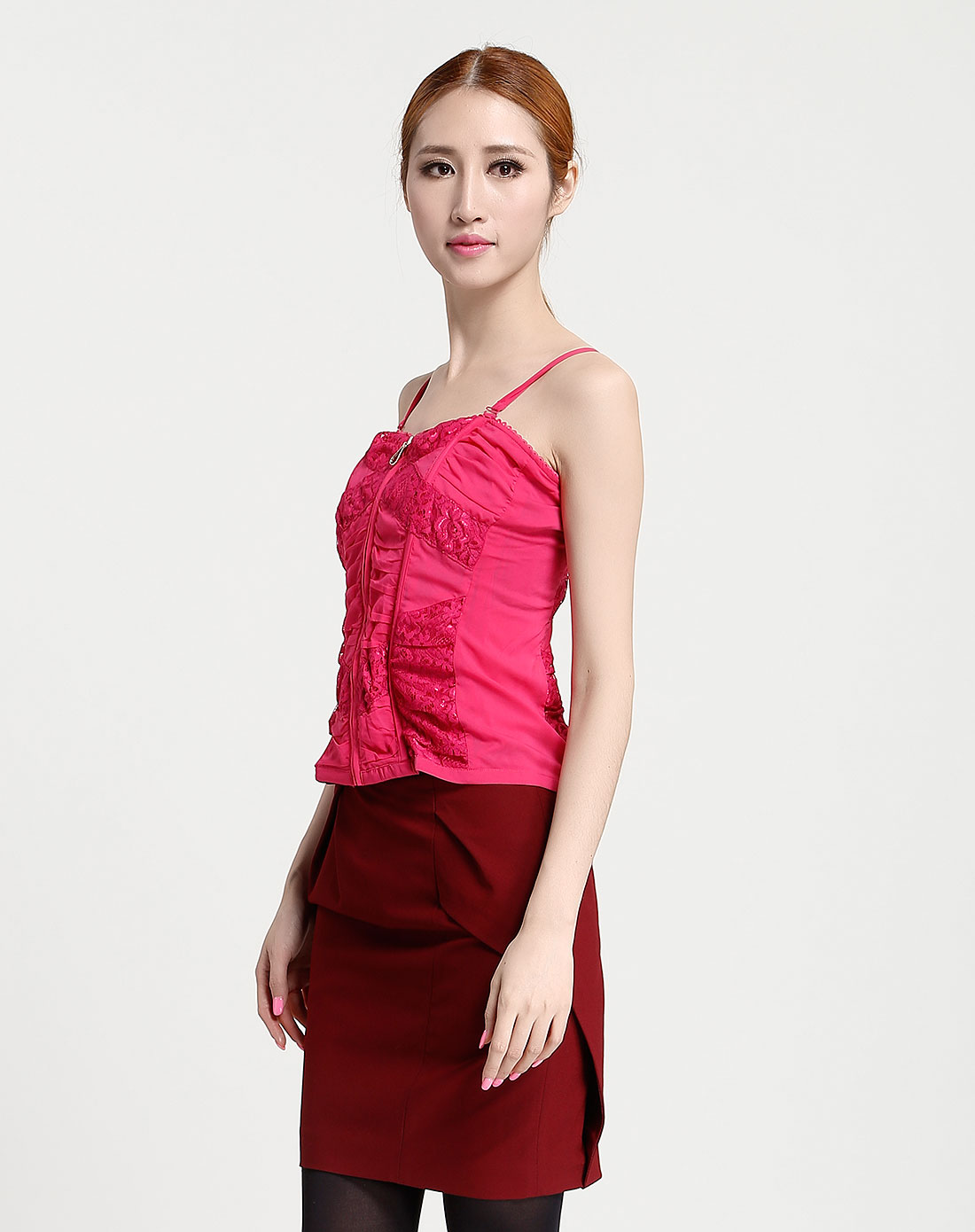 浅红色蕾丝性感修身吊带上衣