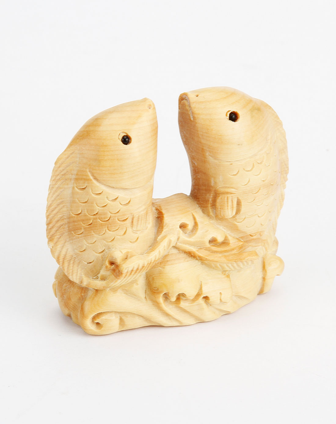 中性米黄色木雕双鱼摆件