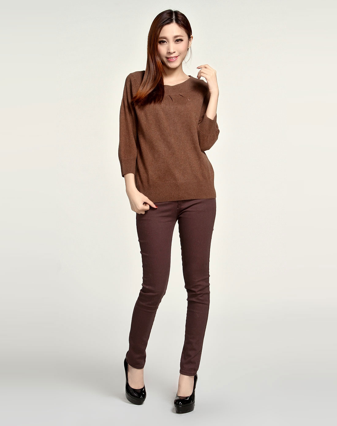 女款可可色简约大方七分袖100%山羊绒衫