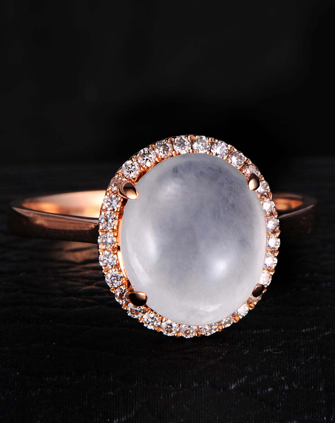 18k玫瑰金冰种翡翠镶嵌钻石戒指