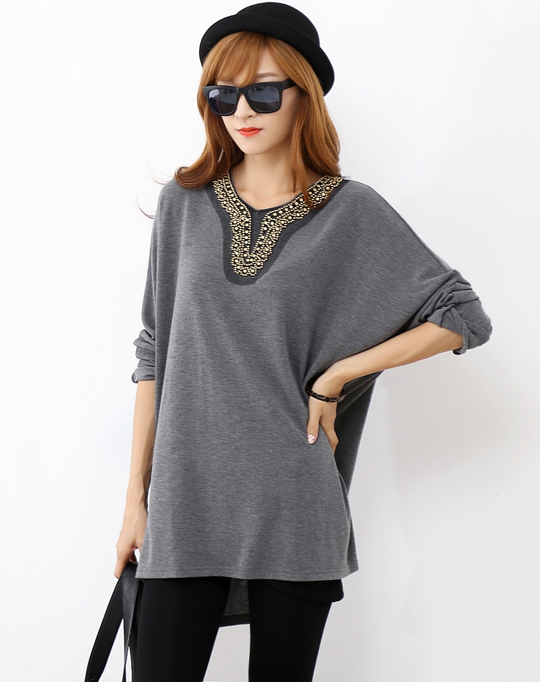 灰色长袖v领蝙蝠袖t恤