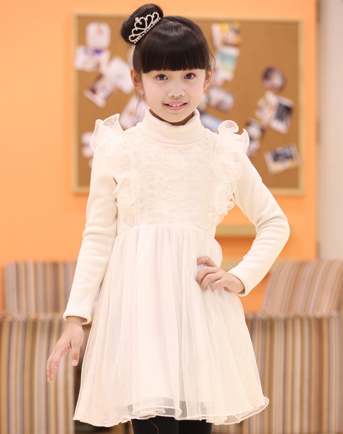 女童本白连衣裙