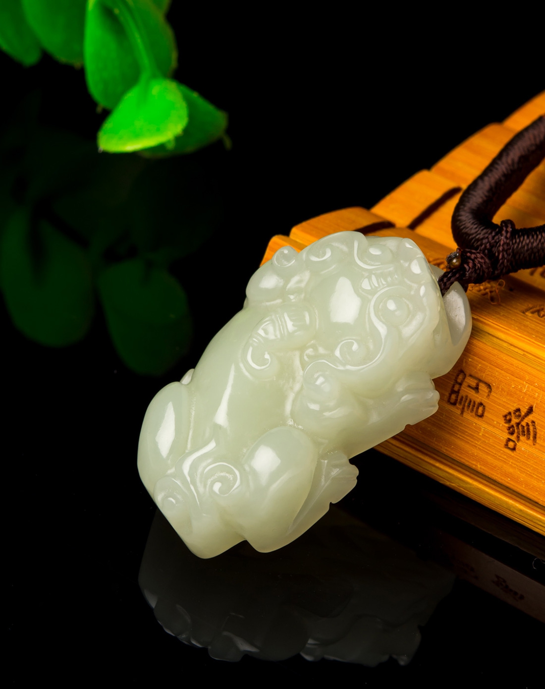 凤禧聚财貔貅和田玉吊坠