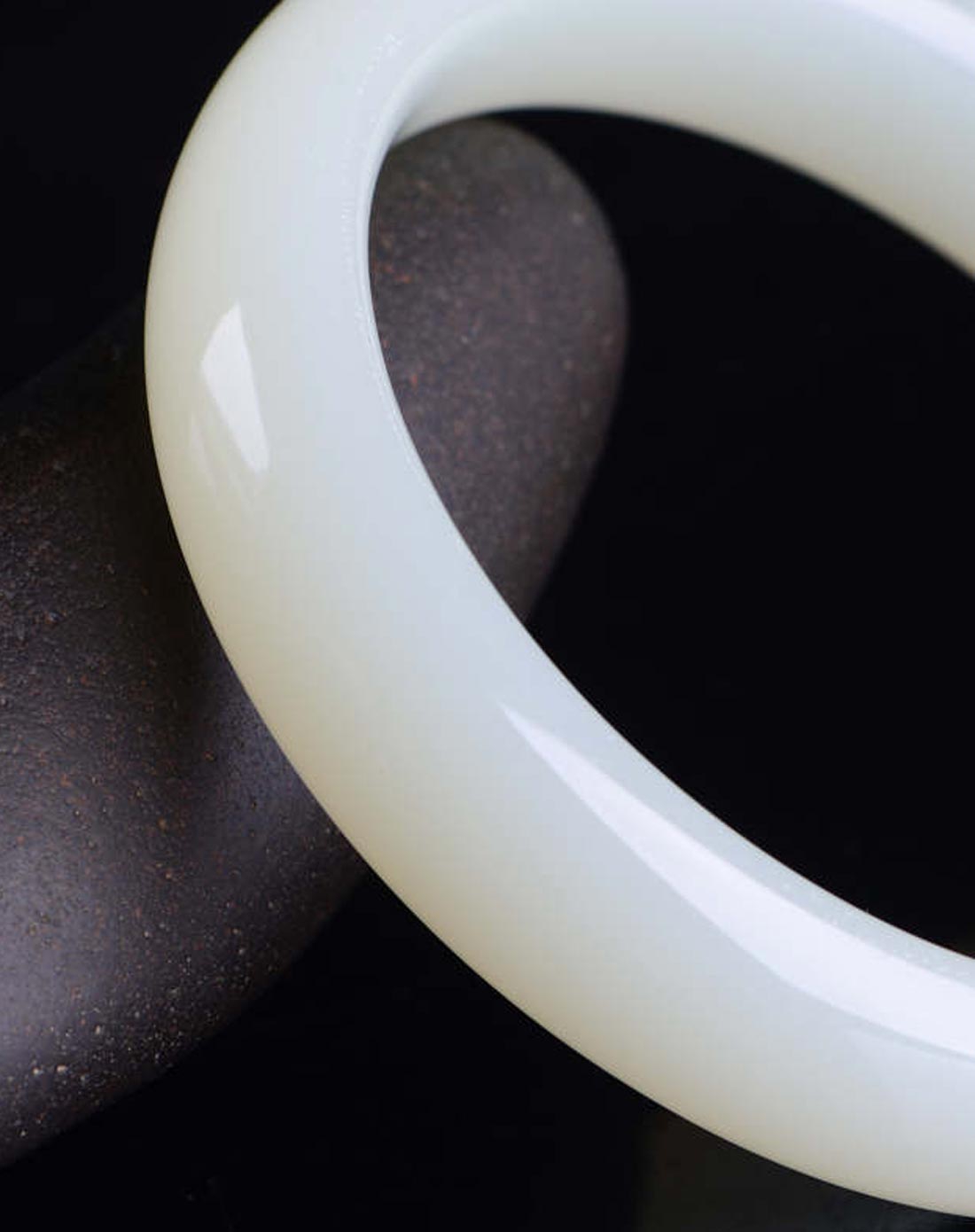 女款乳白色天然阿富汗玉手镯附证书