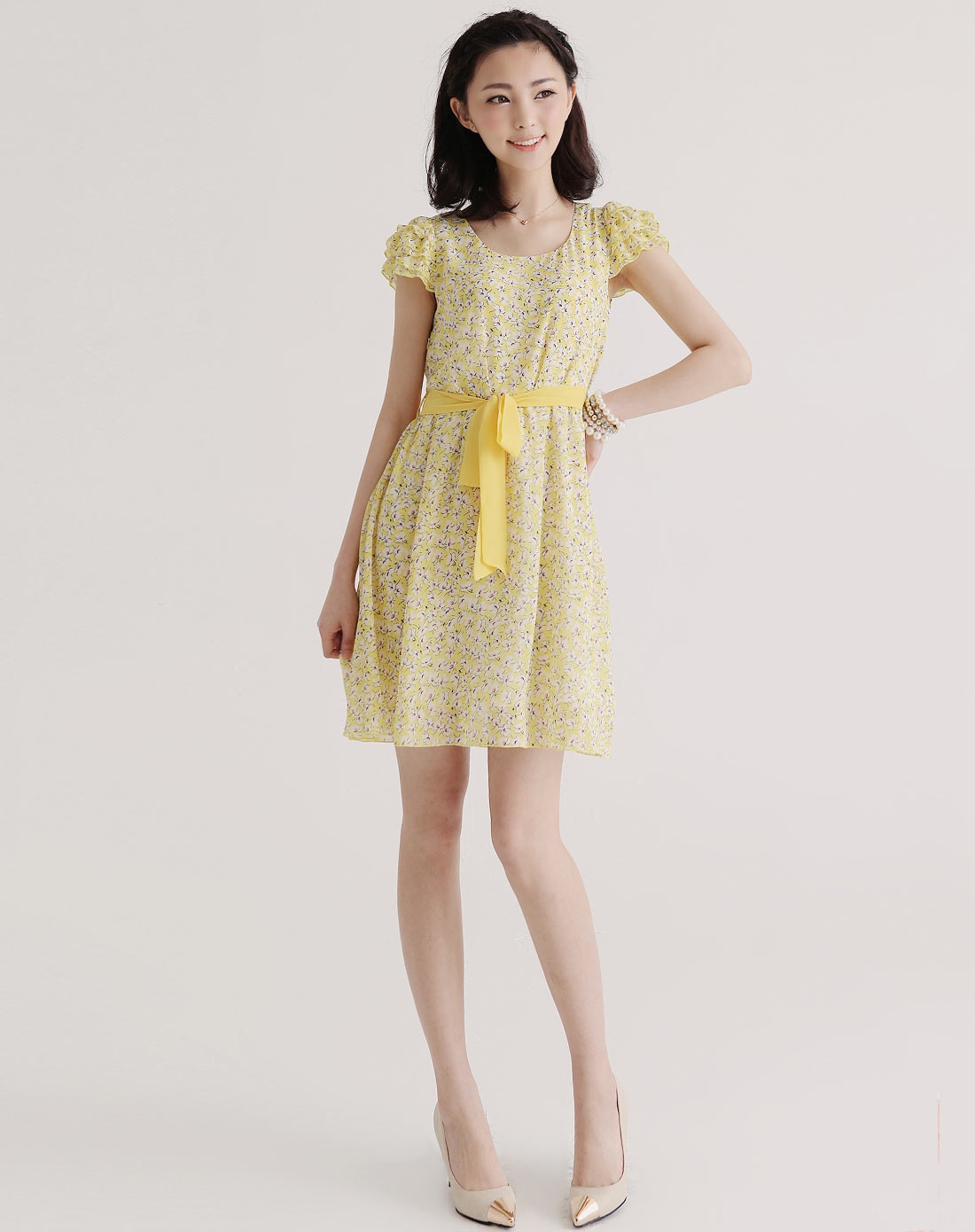 黄色淑女连衣裙