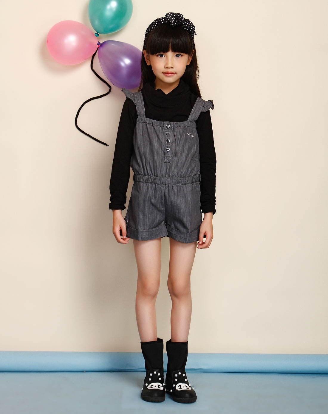 女童灰色吊带连身牛仔短裤
