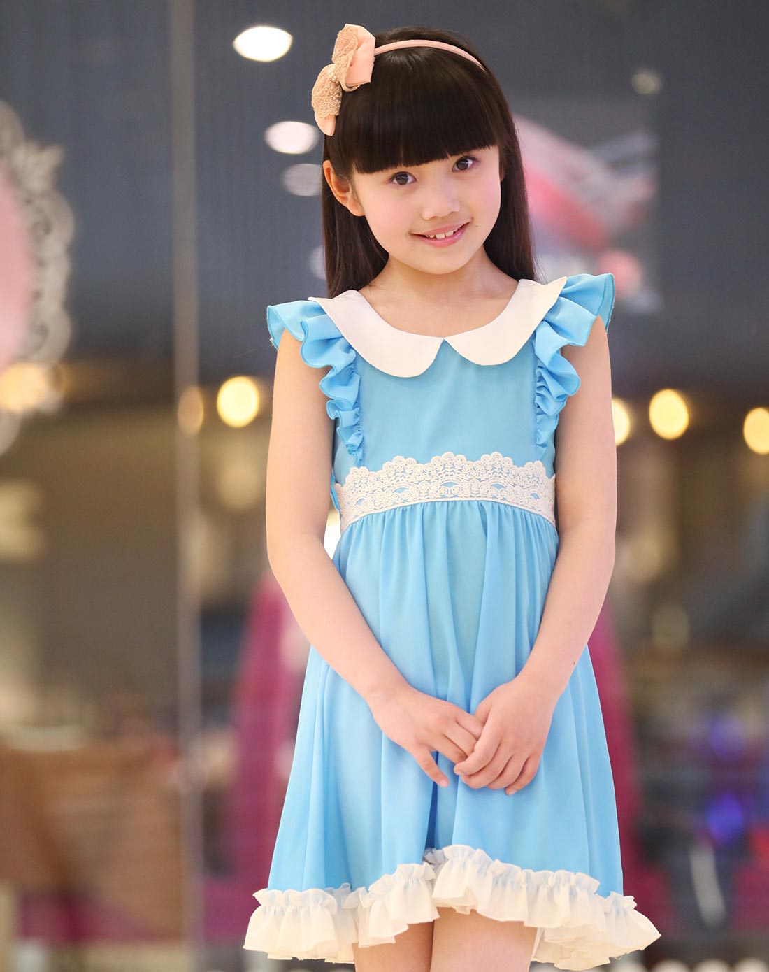 女童湖蓝连衣裙