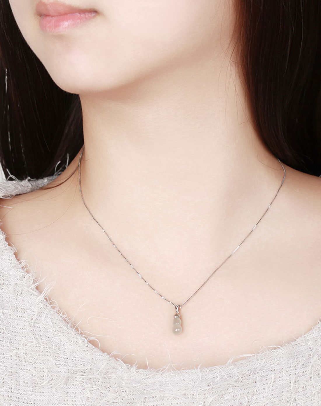 女款18k金镶嵌翡翠葫芦花丝吊坠 证书